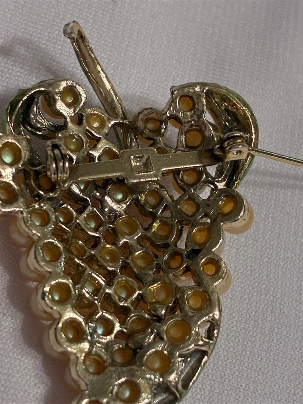 N/A elegant gold